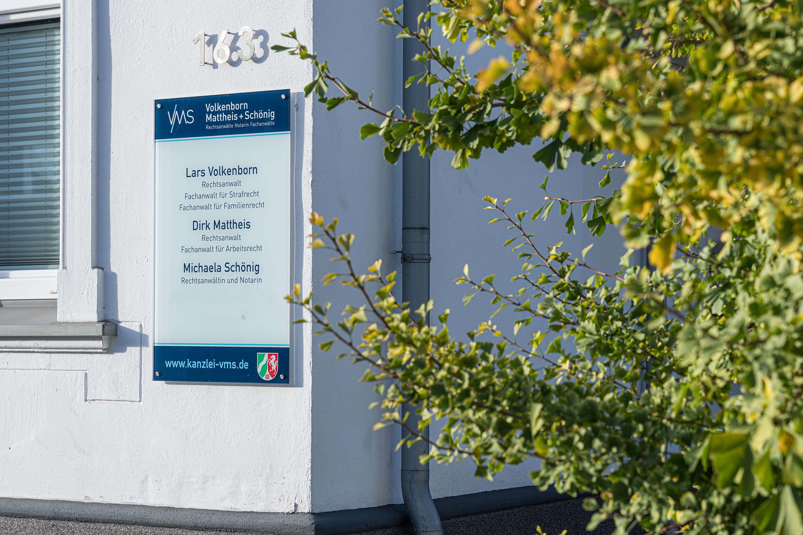 Kanzleischild der VMS Rechtsanwälte und Notarin an der Kaiserstraße 163 in Herten